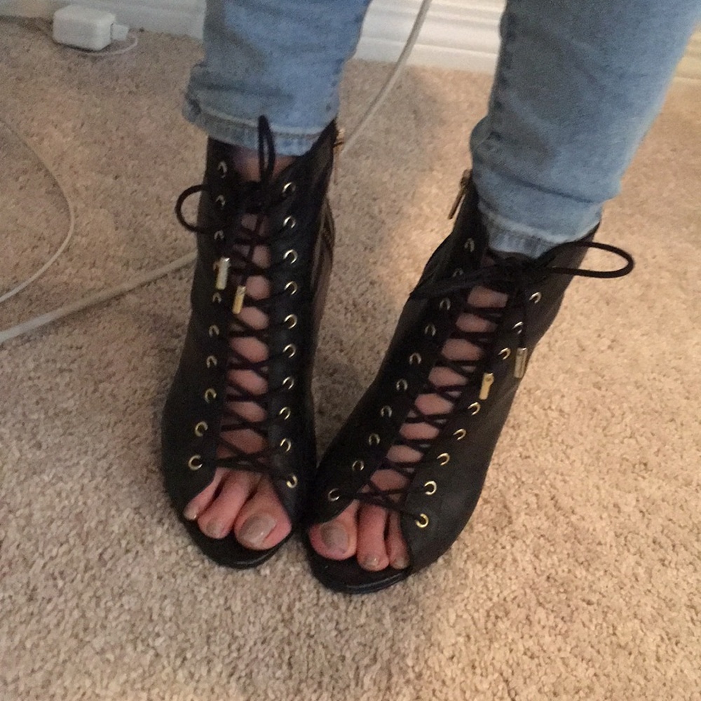 Steve Madden lace up booties
